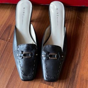 Nine West & Co. Black leather slip ons sz7 1/2